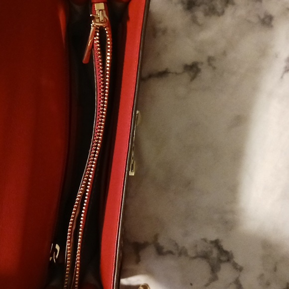 Micheal kors purse MK initial printed bag adjusted straps red white and gold - Picture 3 of 9